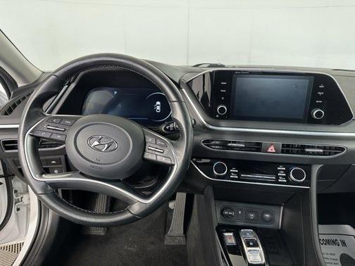 2022 Hyundai SONATA SEL