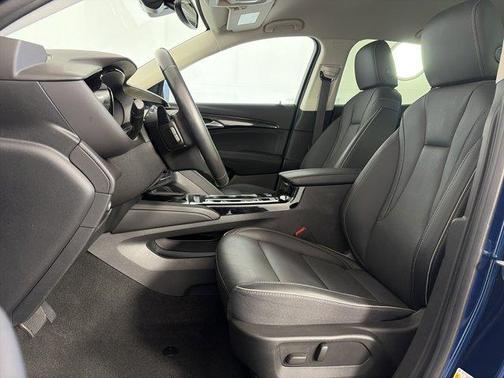 Sapphire Metallic 2023 Buick Envision Essence
