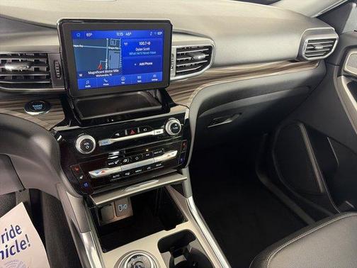 Black Metallic 2022 Ford Explorer Limited