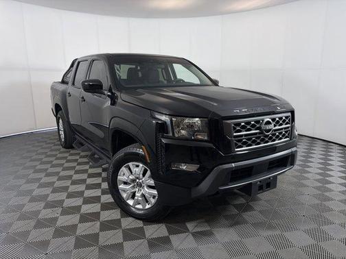 Black 2023 Nissan Frontier SV