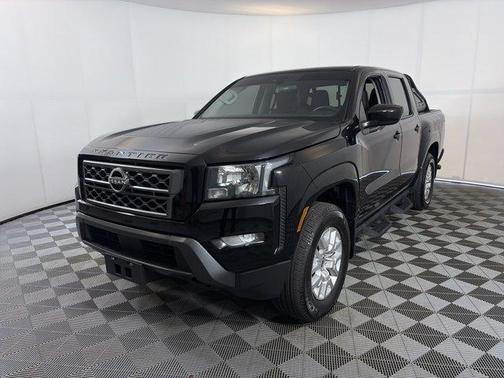 Black 2023 Nissan Frontier SV