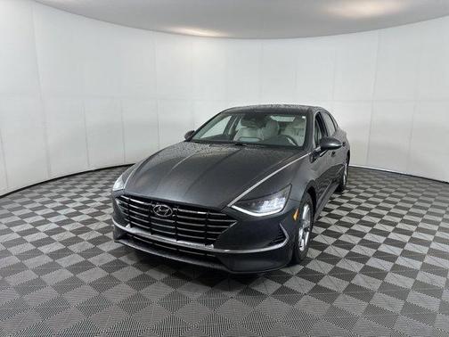 2022 Hyundai SONATA SE
