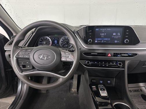 2022 Hyundai SONATA SE