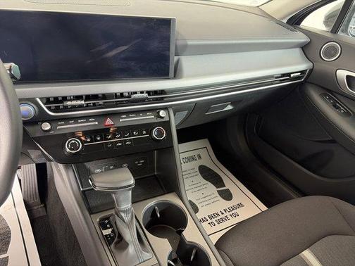 2025 Hyundai SONATA SE