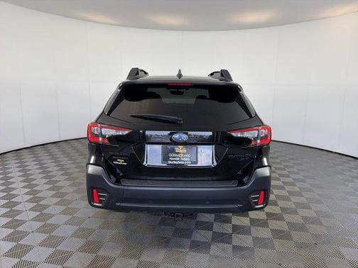 Crystal Black Silica 2020 Subaru Outback Onyx Edition XT