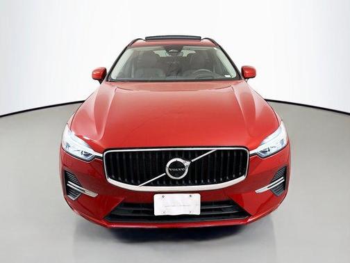 2022 Volvo XC60 B5 Momentum