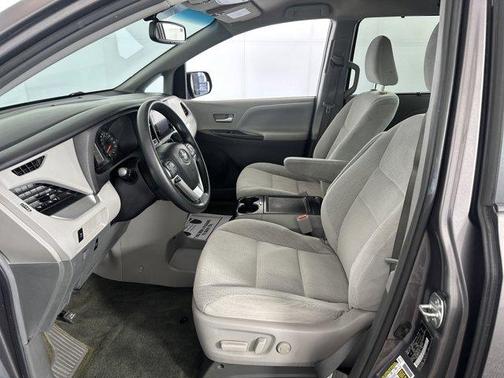 2015 Toyota Sienna L