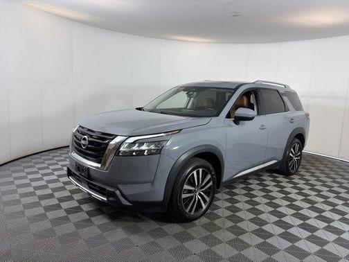 Boulder Gray Pearl 2023 Nissan Pathfinder Platinum