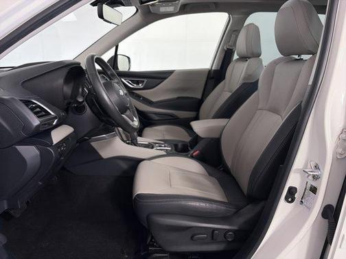 Crystal White Pearl 2023 Subaru Forester Limited