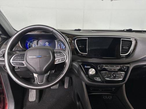 2021 Chrysler Pacifica Hybrid Pinnacle
