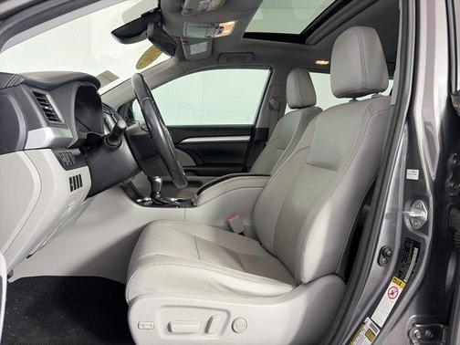 Predawn Gray Mica 2018 Toyota Highlander XLE