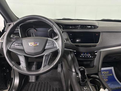 2023 Cadillac XT5 Luxury