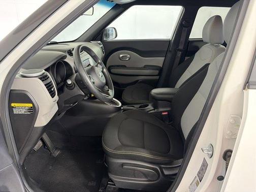 Clear White 2015 Kia Soul +
