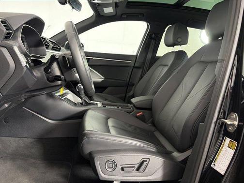 Mythos Black Metallic 2025 Audi Q3 45 S line Premium