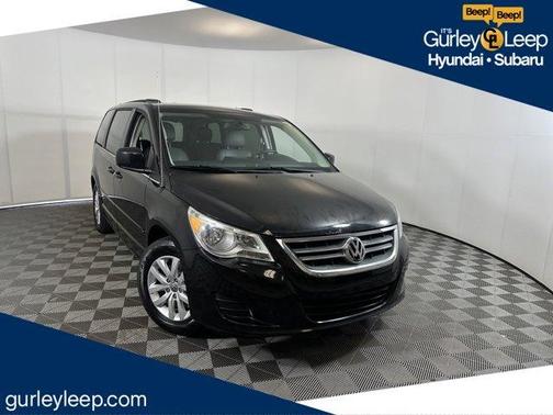2012 Volkswagen Routan SE