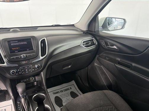 Iridescent Pearl Tricoat 2024 Chevrolet Equinox LT