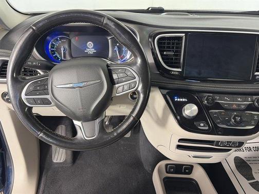 2021 Chrysler Pacifica Hybrid Touring L