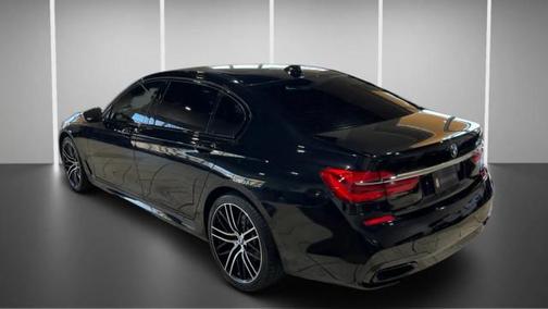 2017 BMW 740 740i