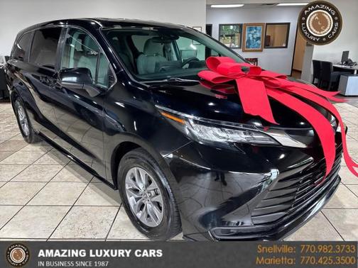 2022 Toyota Sienna LE