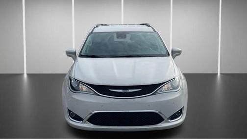 2020 Chrysler Pacifica Touring-L Plus