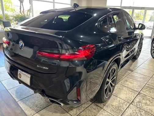 2022 BMW X4 xDrive30i