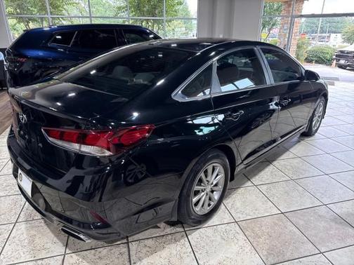 2018 Hyundai SONATA SE