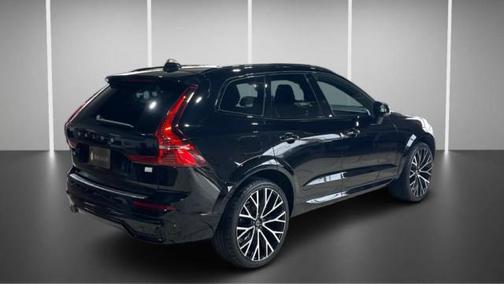 2022 Volvo XC60 Recharge Plug-In Hybrid T8 R-Design