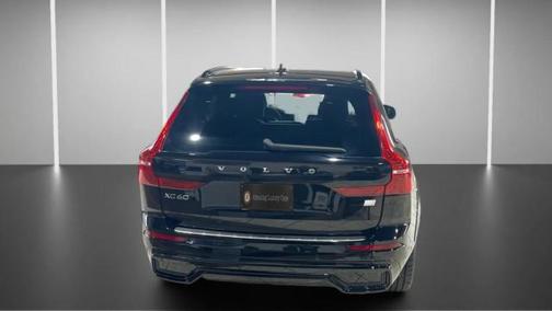 2022 Volvo XC60 Recharge Plug-In Hybrid T8 R-Design