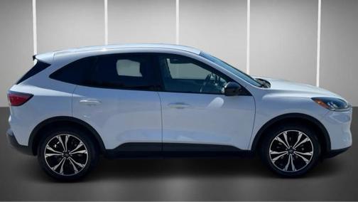 Oxford White 2022 Ford Escape SE