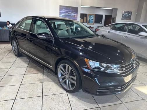 2017 Volkswagen Passat 1.8T R-Line w/Comfort