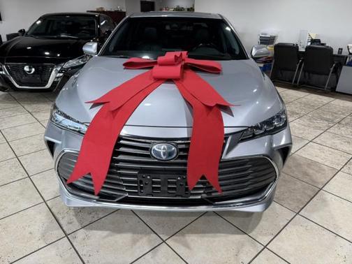 2019 Toyota Avalon Hybrid XLE