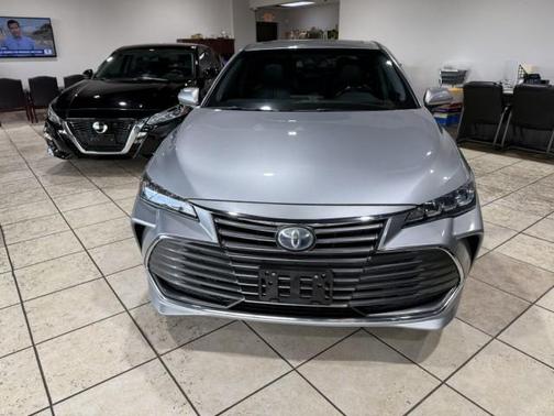 2019 Toyota Avalon Hybrid XLE