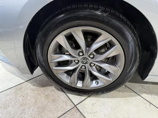 2019 Toyota Avalon Hybrid XLE