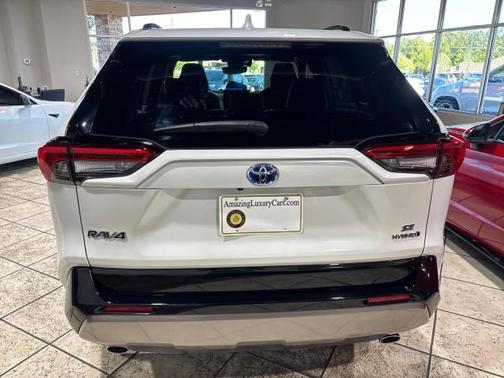 2022 Toyota RAV4 Hybrid SE