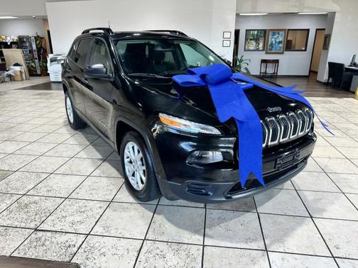 2016 Jeep Cherokee Sport