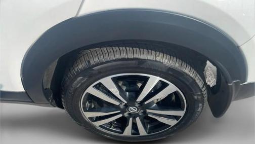Aspen White/Super Black 2020 Nissan Kicks SV