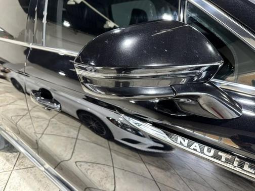 2021 Lincoln Nautilus Reserve