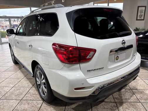 Glacier White 2020 Nissan Pathfinder SL