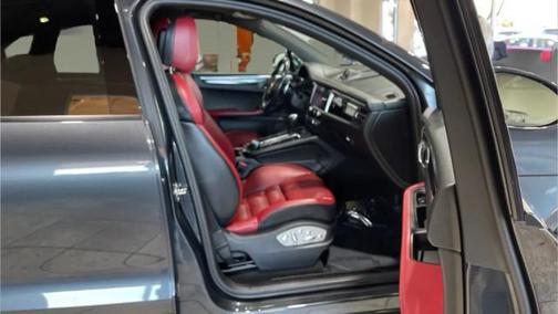 2024 Porsche Macan T