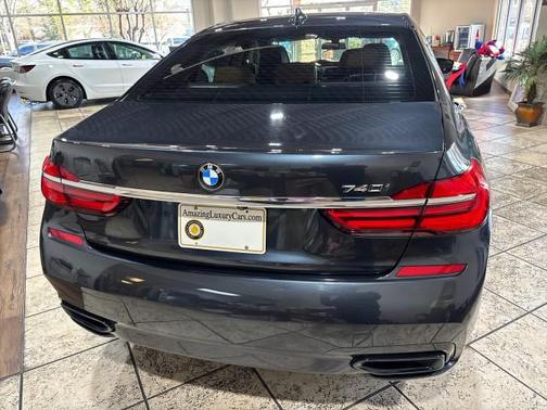 2016 BMW 740 740i