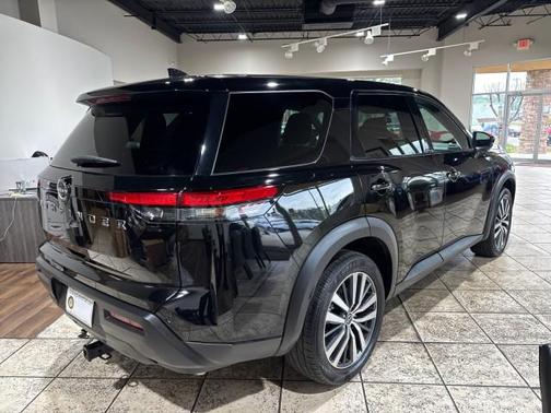2022 Nissan Pathfinder S