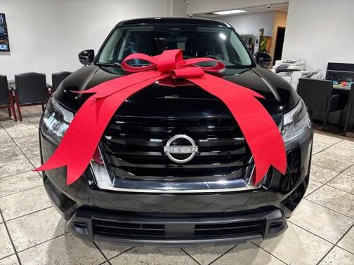 2022 Nissan Pathfinder S