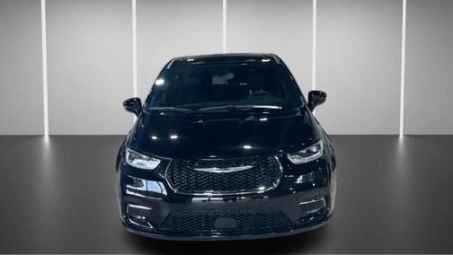 Diamond Black Crystal Pearlcoat 2025 Chrysler Pacifica L