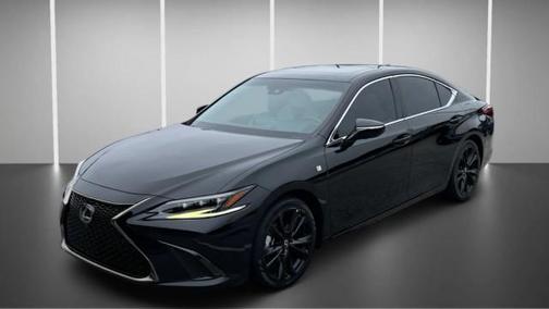 2023 Lexus ES 300h F SPORT Handling