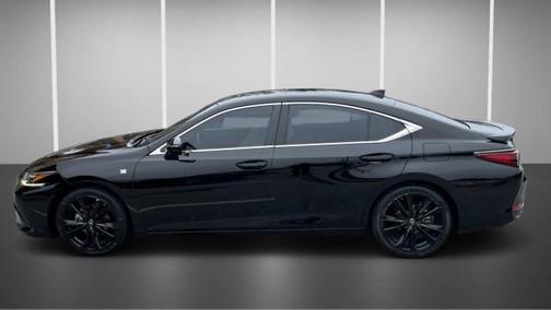 2023 Lexus ES 300h F SPORT Handling