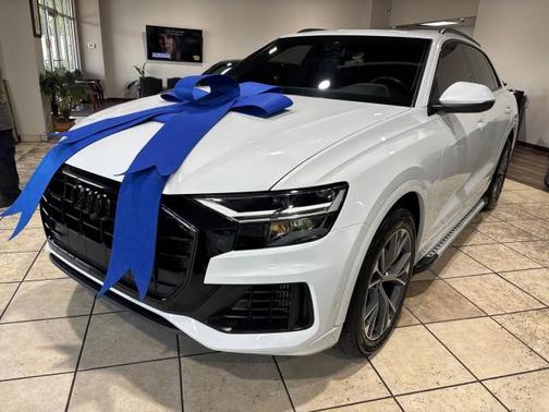 2021 Audi Q8 55 Premium