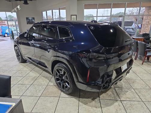 2023 BMW XM Base (A8)