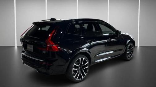 Onyx Black Metallic 2023 Volvo XC60 Ultimate Dark Theme