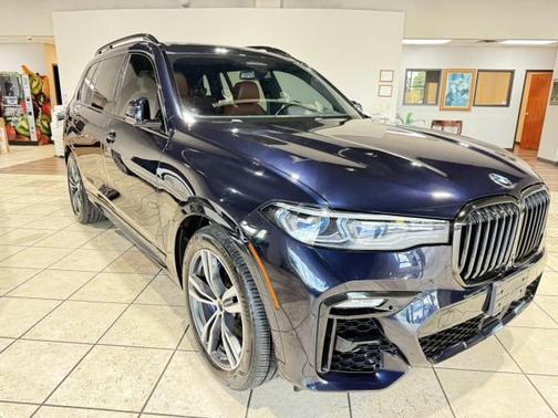 2022 BMW X7 M50i