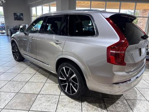 2023 Volvo XC90 Plus